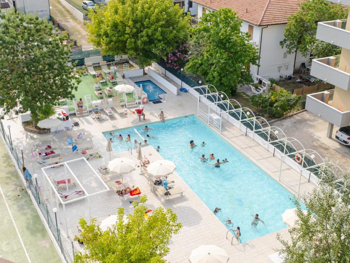 Hotel Marina Beach - Azzurro Club Ravenna Bagian luar foto