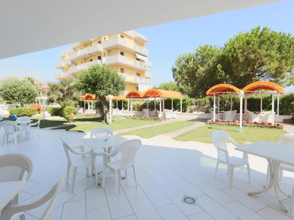 Hotel Marina Beach - Azzurro Club Ravenna Bagian luar foto