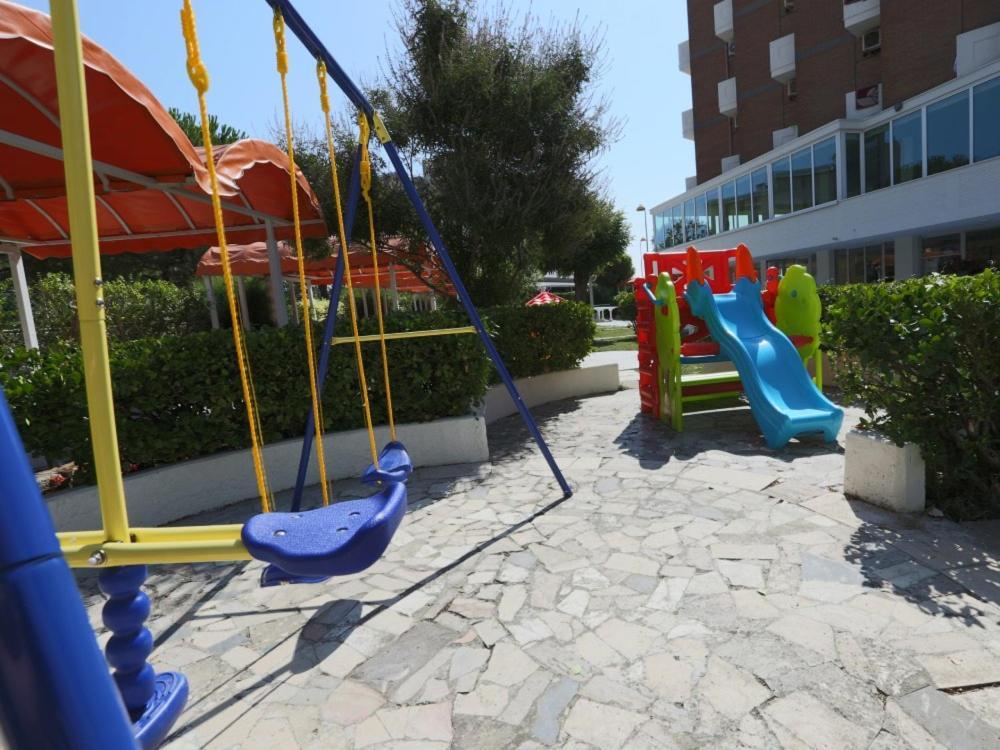 Hotel Marina Beach - Azzurro Club Ravenna Bagian luar foto