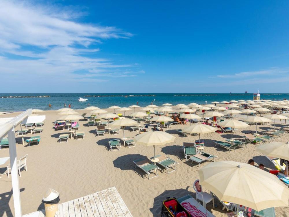 Hotel Marina Beach - Azzurro Club Ravenna Bagian luar foto
