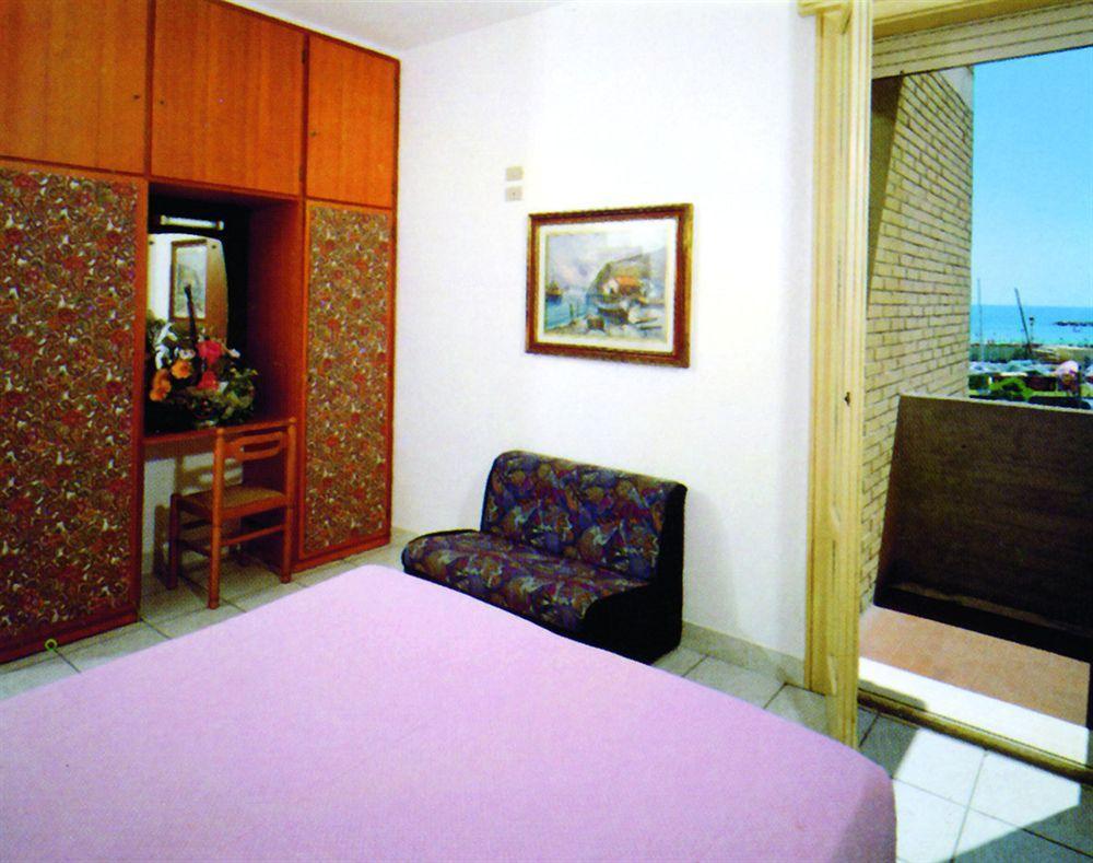 Hotel Marina Beach - Azzurro Club Ravenna Bagian luar foto