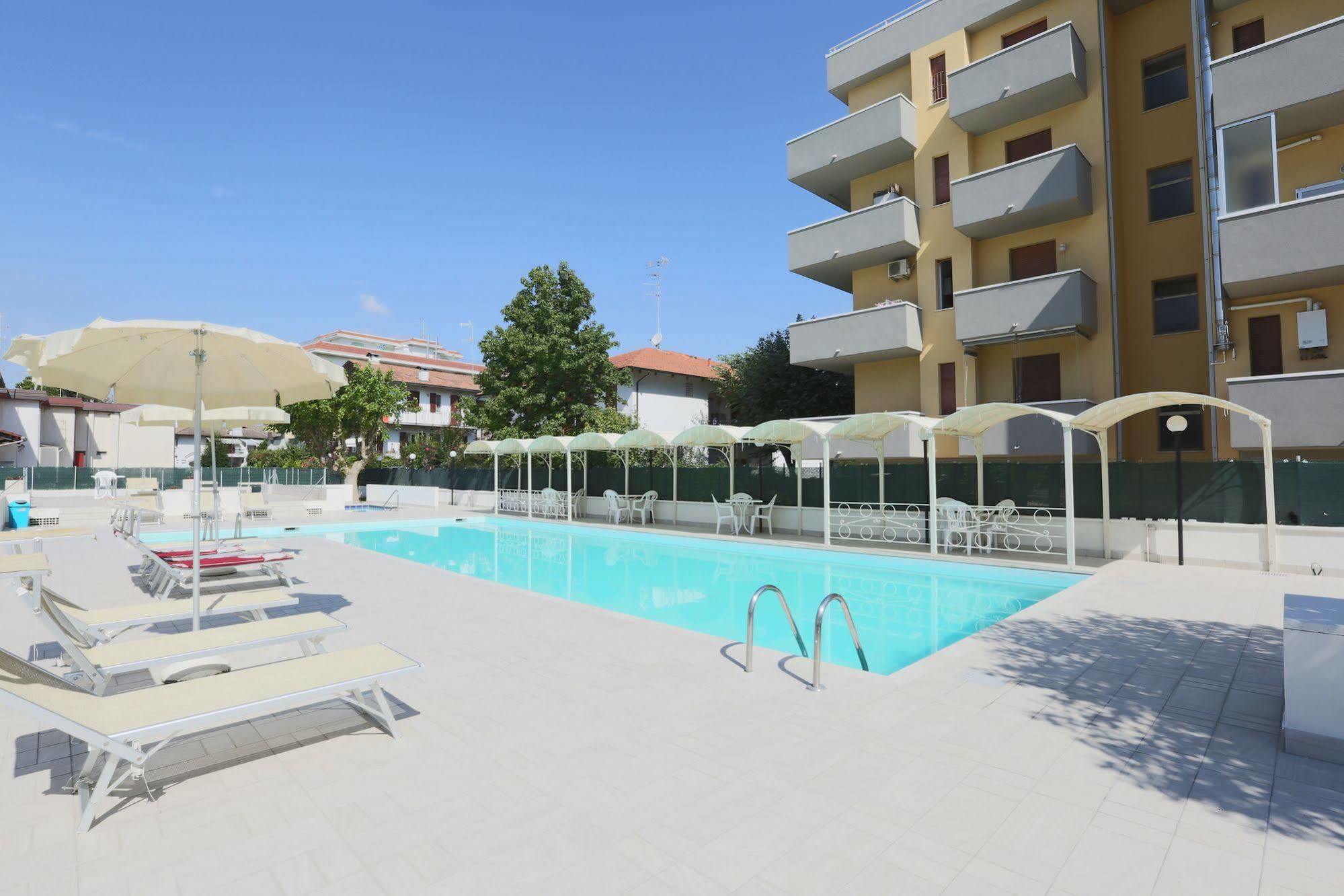 Hotel Marina Beach - Azzurro Club Ravenna Bagian luar foto
