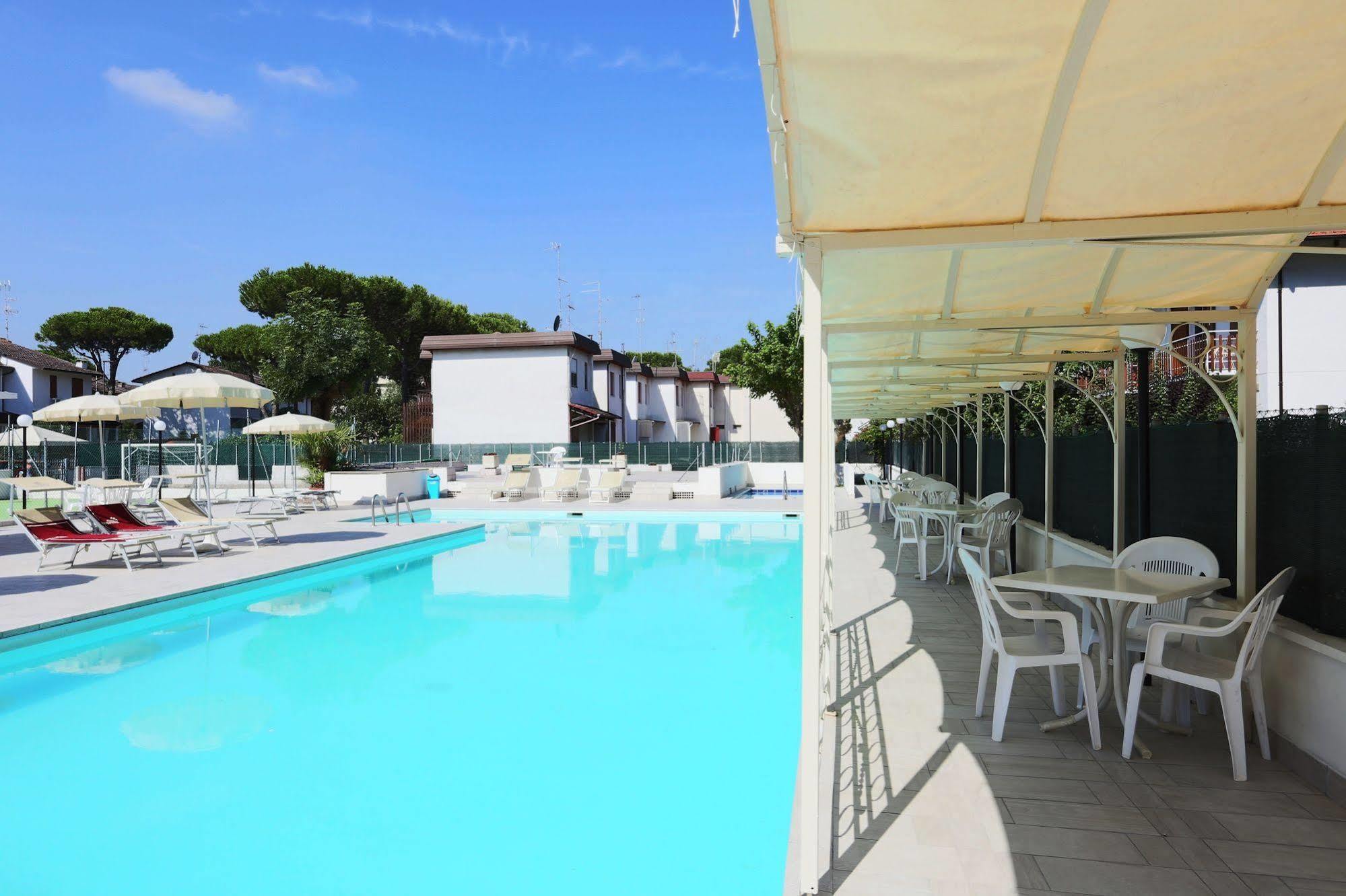 Hotel Marina Beach - Azzurro Club Ravenna Bagian luar foto