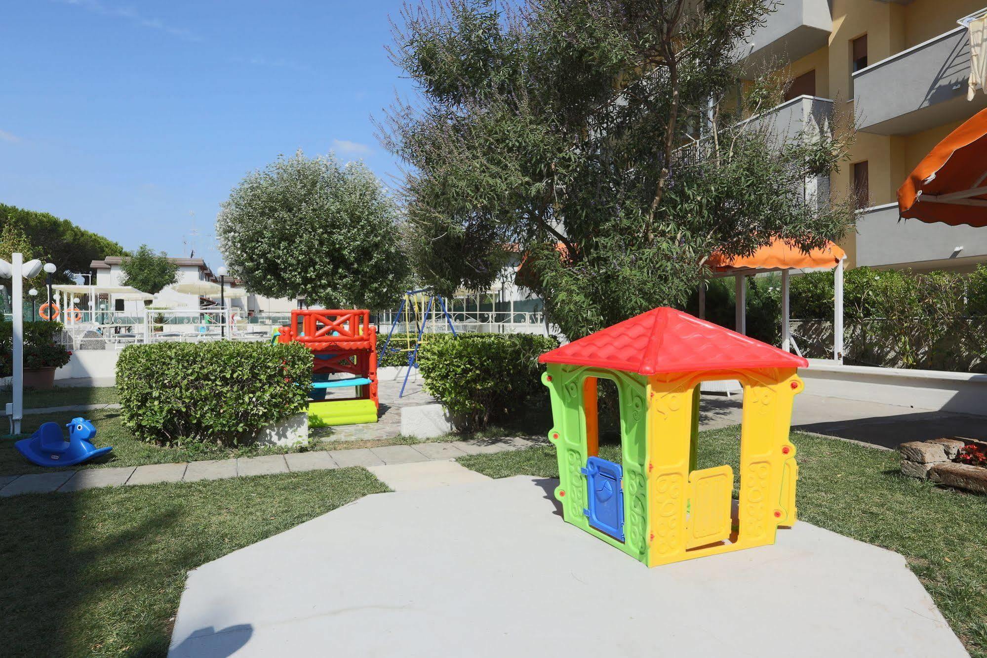 Hotel Marina Beach - Azzurro Club Ravenna Bagian luar foto