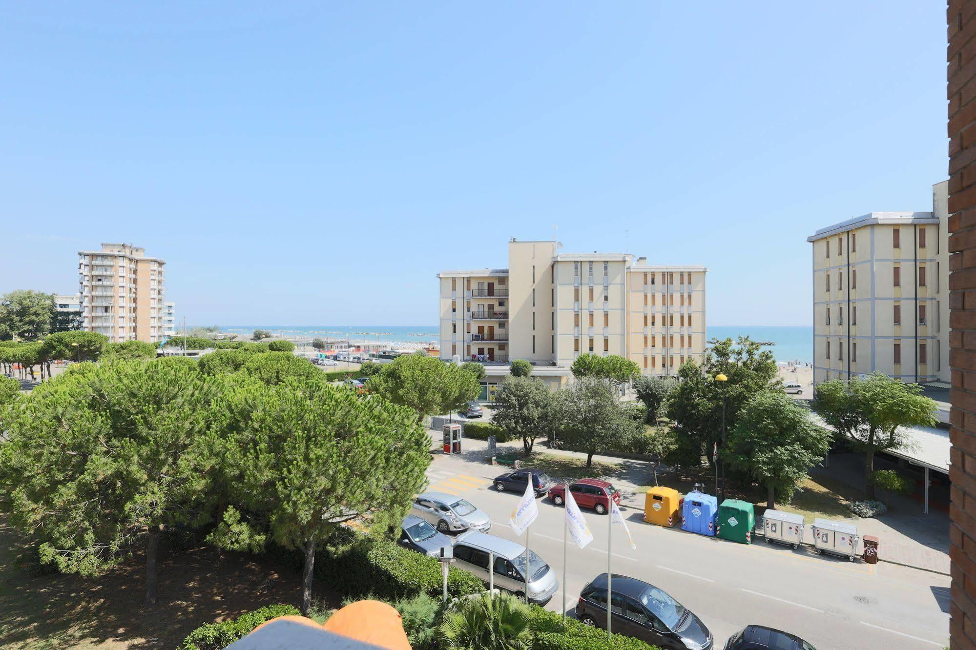 Hotel Marina Beach - Azzurro Club Ravenna Bagian luar foto