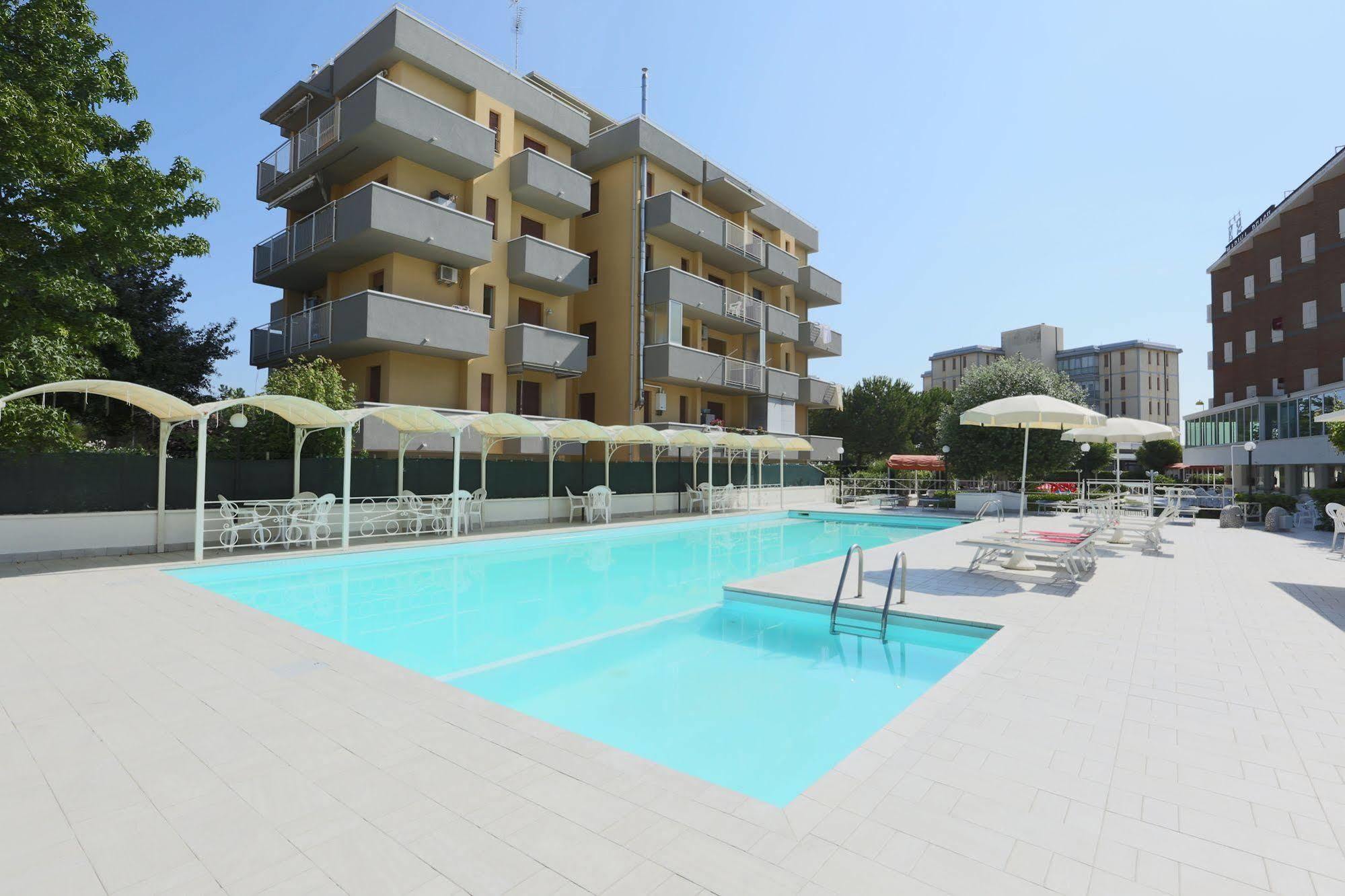 Hotel Marina Beach - Azzurro Club Ravenna Bagian luar foto
