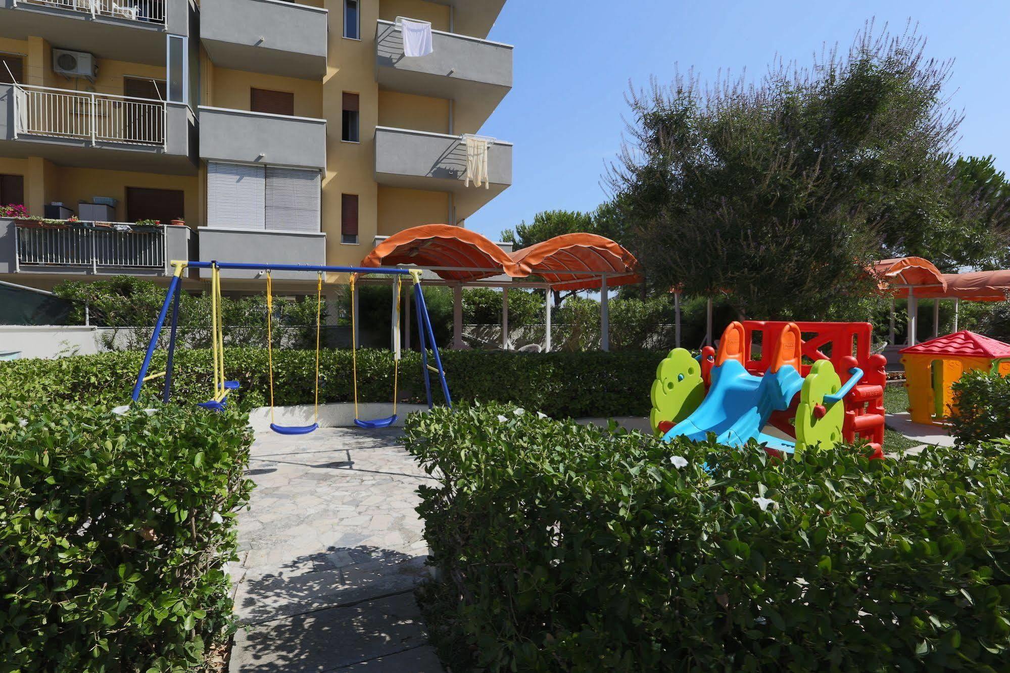 Hotel Marina Beach - Azzurro Club Ravenna Bagian luar foto